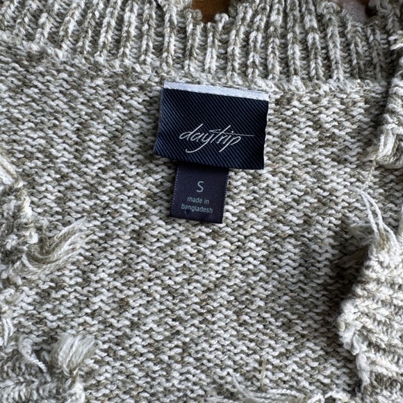 Daytrip adorable warm sweater cardigan button up - Picture 2 of 5